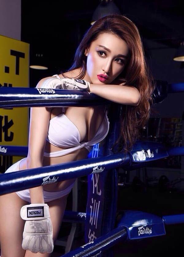 Hot girl lai khoe vẻ đẹp nóng bỏng với boxing - 3