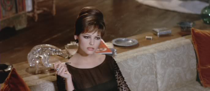 Những món trang sức "khủng" trong phim Hollywood - 9