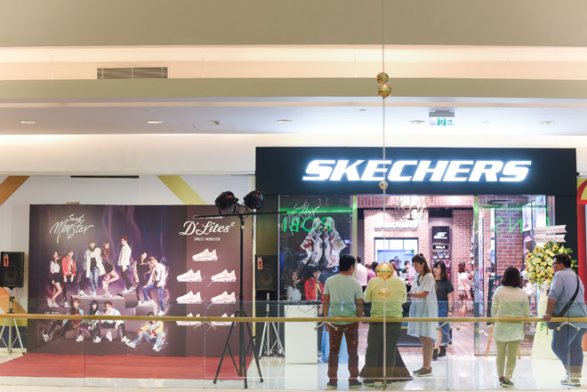 skechers crescent mall
