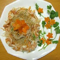 Ngọt mát tôm trộn củ cải