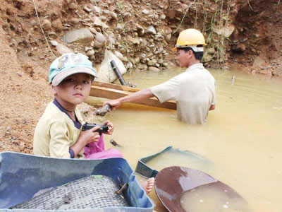 Tường trình chuyện "dân thổ phỉ", Tin tức trong ngày, thổ phỉ,vùng thâm sơn,khói sương,đồ chơi,đạp phành phạch