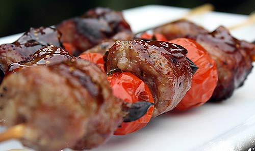 Tiệc nướng: Xúc xích xiên chua ngọt - 1