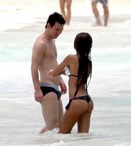 http://anh.24h.com.vn/upload/3-2010/images/2010-07-22/1279768587-bong-da-Messi1.jpg