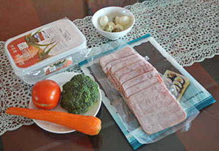 Hấp dẫn cơm hộp Bento, Ẩm thực, ẩm thực, cơm hộp, bento, thịt hun khói, trứng chim cút, lá rong biển, cà rốt