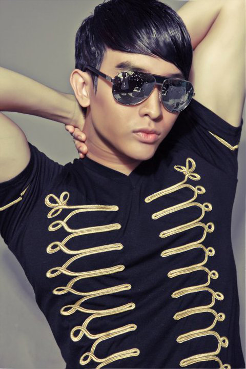 Tạo hình sexy như “hot boy” Chan Than San - 12
