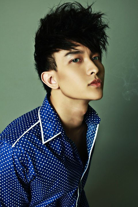 Tạo hình sexy như “hot boy” Chan Than San - 3