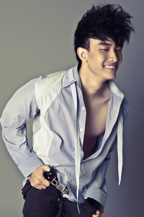 Tạo hình sexy như “hot boy” Chan Than San - 8