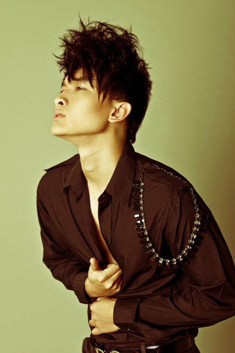 Tạo hình sexy như “hot boy” Chan Than San - 9