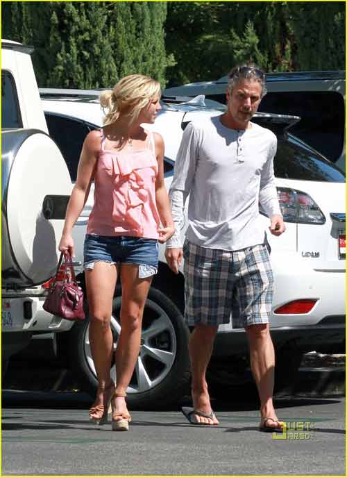 Britney Spears ‘xoắn’ chặt Jason Trawick, Ca nhạc - MTV, Britney Spears, Jason Trawick, cong chua nhac pop, hen ho, nguoi tinh, twitter, lady gaga