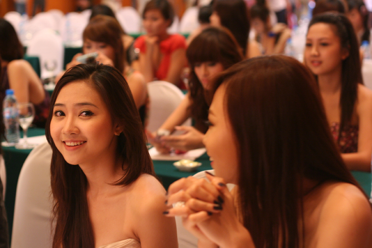 Miss Phong cách 2008 Phạm Thị Huyền Trang.