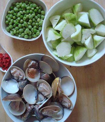 Canh mướp nấu ngao giải nhiệt - 3
