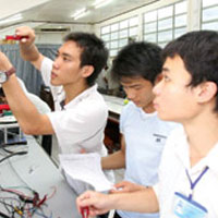 Học phí tăng, chất lượng không đổi ?