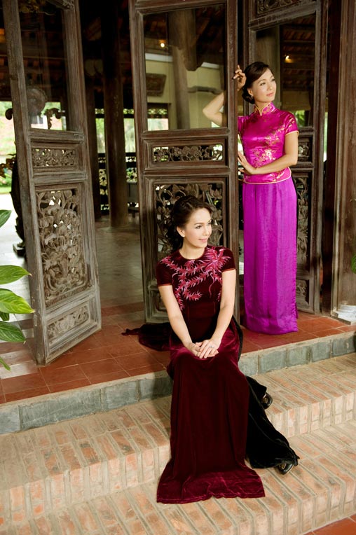 Diễm My và Lê Khanh mặc áo dài mừng đại lễ - 3