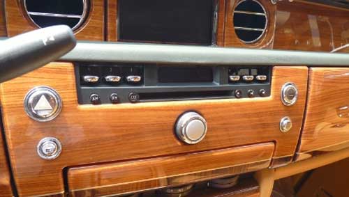 Siêu xe Rolls-Royce Phantom có màu lạ tại Hà Nội - 10