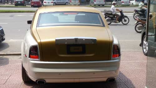 Siêu xe Rolls-Royce Phantom có màu lạ tại Hà Nội - 20