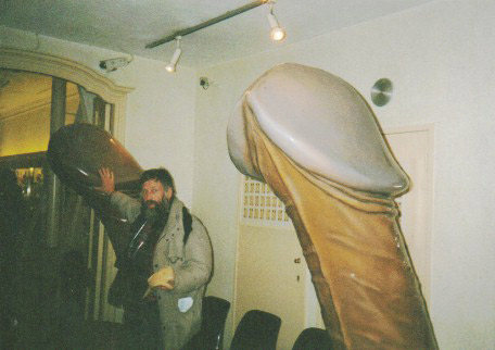 Bảo tàng "nhạy cảm" nhất thế giới - 5