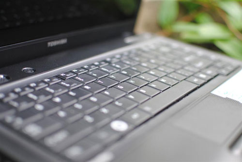 Toshiba Satellite C640: Lựa chọn tầm trung hoàn hảo - 3