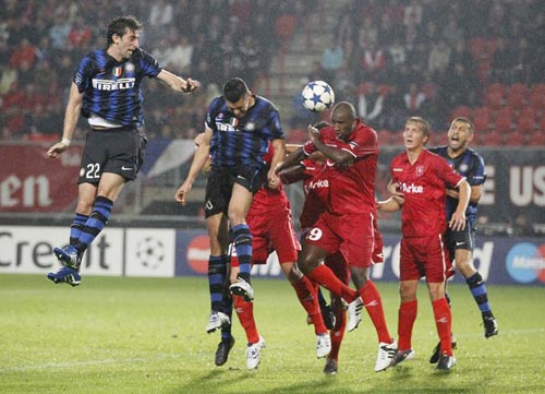 Góc Inter (Kỳ 4): U ám, Bóng đá, inter milan, benitez, mourinho, milito, sneijder, maicon, pandev, serie a, champions league