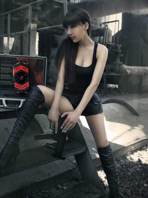 Chân dài sexy, vũ khí và xe - 7