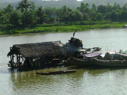 Lời kêu cứu của sông Hương - 1