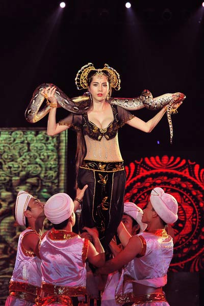 Thủy Tiên trổ tài chinh phục trăn, Ca nhạc - MTV, Thuy Tien, Thuy Tien tro tai chinh phuc tran, Buoc nhay hoan vu 2011