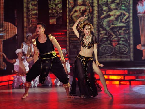 Thủy Tiên trổ tài chinh phục trăn, Ca nhạc - MTV, Thuy Tien, Thuy Tien tro tai chinh phuc tran, Buoc nhay hoan vu 2011