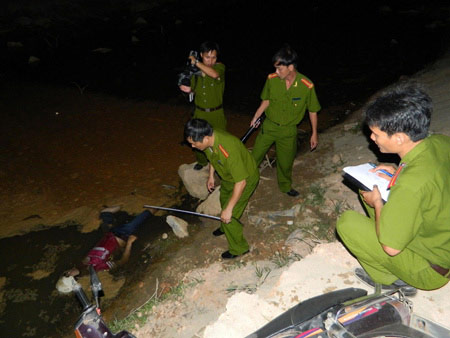 Quảng Ngãi: Xác chết nổi trong hố nước - 1