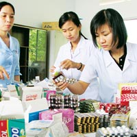 Tân dược ồ ạt tăng giá