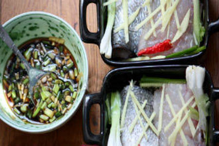 Đậm đà, thơm ngon cá hấp hành gừng - 4