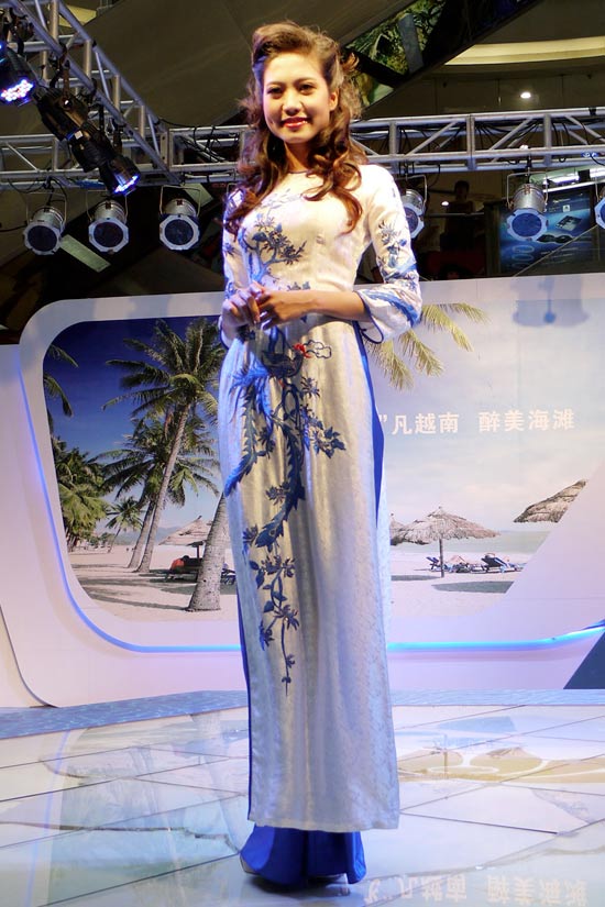 Áo dài Việt tại Thượng Hải - 4