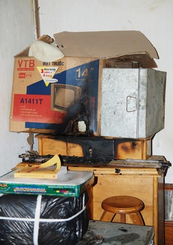 Ngôi nhà và những đốm lửa bí ẩn - 2