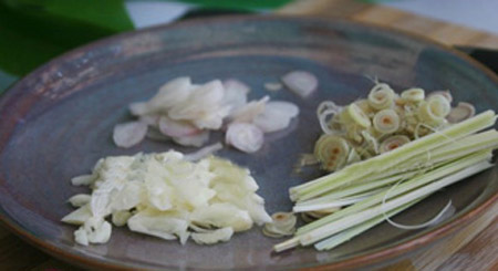 Vịt om sấu: Quen mà lạ - 2
