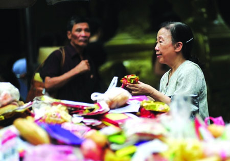 Cúng quanh năm không bằng rằm tháng Bảy - 2
