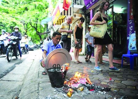 Cúng quanh năm không bằng rằm tháng Bảy - 7
