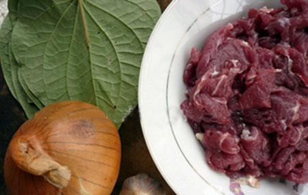 Thật lạ thịt bò xào lá lốt - 1