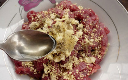 Thật lạ thịt bò xào lá lốt - 2