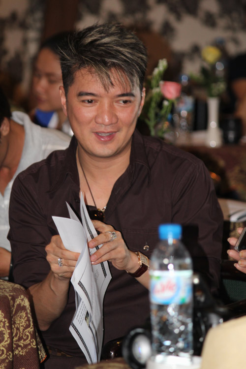 Cẩm Ly giả trai yêu Hoài Linh, Ca nhạc - MTV, Cam Ly, gia trai, Lu Bo, Dieu Thuyen, Hoai Linh, Mr Dam, liveshow, tin tuc