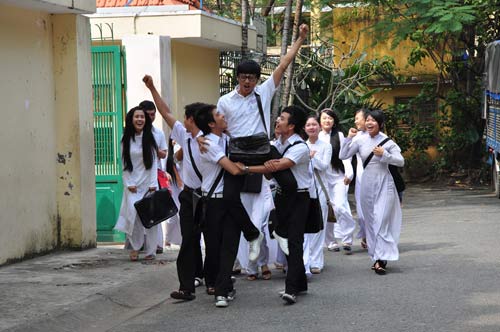 Angela Phương Trinh suýt "tự tử", Phim, tieu thu di hoc, angela phuong trinh, hoang thien long, thuy tien, thuong milano,hang phim phuoc sang, phim tin tuc