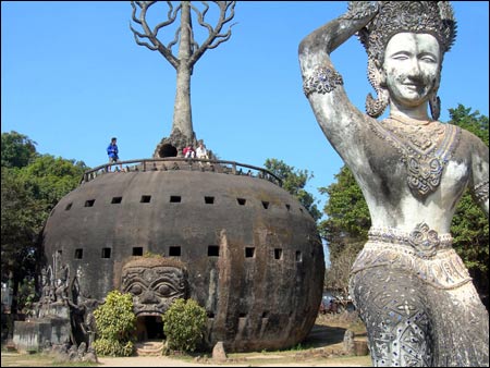 Sang Lào, tới thăm công viên tượng Phật - 6