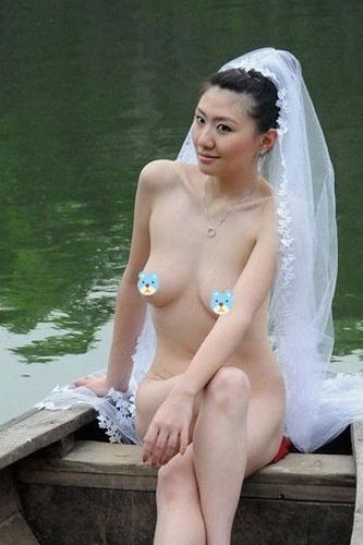 Video: Nude chụp ảnh cưới trong công viên - 1