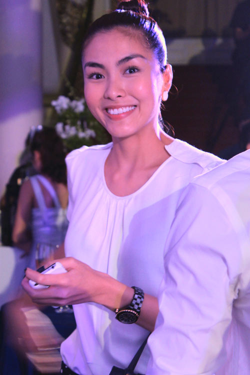 Tăng Thanh Hà búi tóc oca đáng yêu - 1