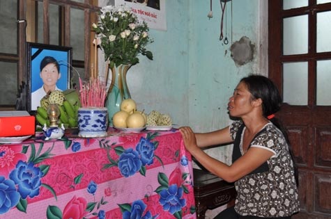 Đại tang 6 nữ sinh chết đuối khi hái hoa - 2