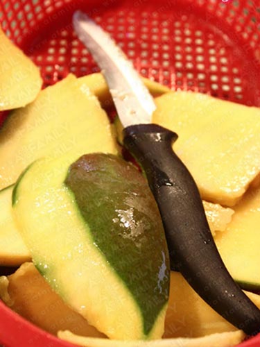 Xoài dầm cay - món ăn vặt ai cũng mê - 2