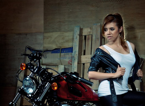 Zoan Gấu gợi cảm bên Harley Davidson XL1200X 48, Ô tô - Xe máy, Zoan Gau goi cam ben Harley Davidson XL1200X 48, Harley Davidson XL1200X 48, Zoan Gau, mo to, xe may, Harley Davidson, XL1200X 48
