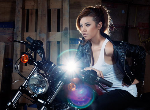Zoan Gấu gợi cảm bên Harley Davidson XL1200X 48, Ô tô - Xe máy, Zoan Gau goi cam ben Harley Davidson XL1200X 48, Harley Davidson XL1200X 48, Zoan Gau, mo to, xe may, Harley Davidson, XL1200X 48