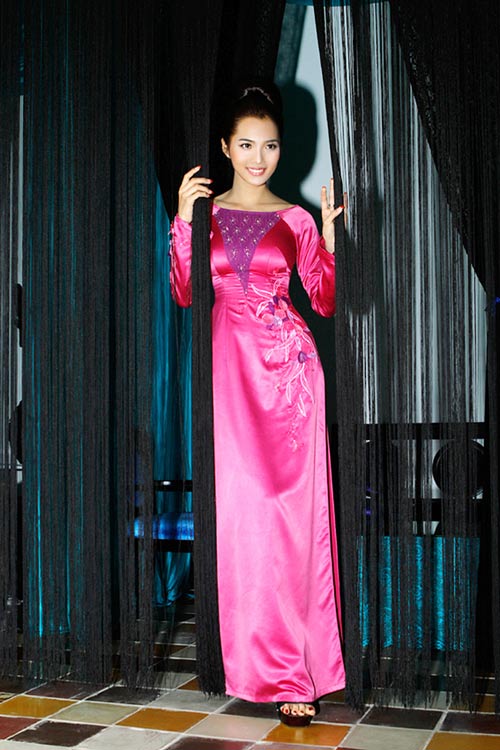 Hoàng Yến yểu điệu cùng áo dài ren - 16