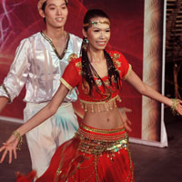 Thí sinh siêu mẫu sôi động cùng dancesport