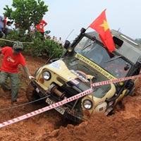 Giải đua xe ô tô địa hình Việt Nam: Kịch tính