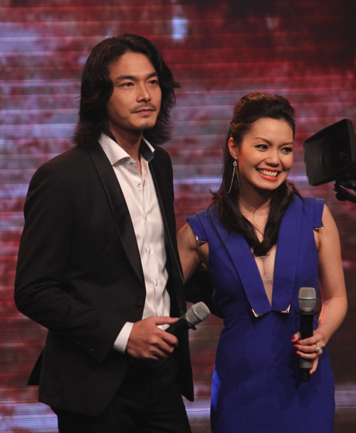 Ngọc Anh hờ hững khoe ngực bên Ngọc Ngoan, Ca nhạc - MTV, Ngoc Anh, Ngoc Ngoan, Song Ngoc, sexy, vong 1, ho hung, goi cam, tai hop, ca si, tin tuc