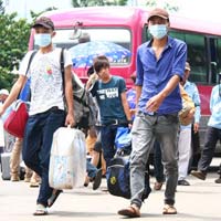 Sĩ tử nườm nượp đổ về TPHCM